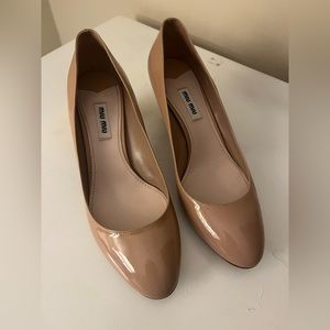 Barely worn Miu miu heels!